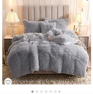 Uhamho duvet cover and pillow shams